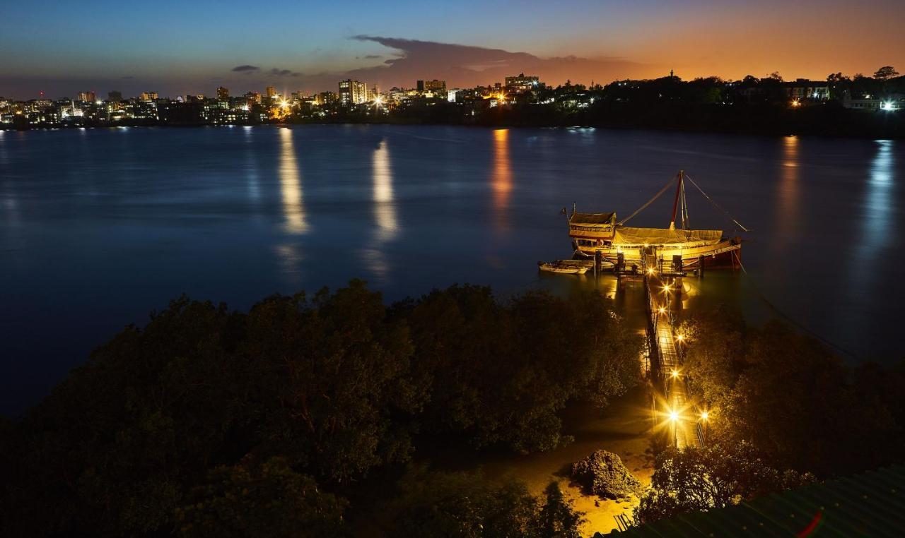 Tamarind Village Hotel Apartments Момбаса Екстериор снимка