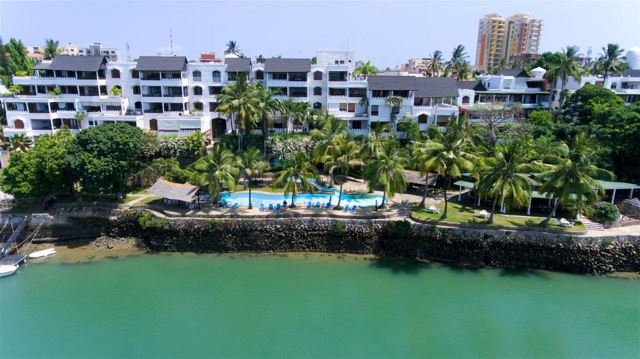 Tamarind Village Hotel Apartments Момбаса Екстериор снимка