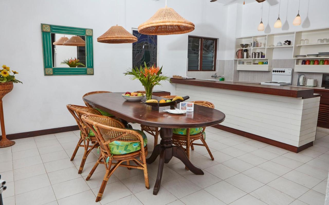 Tamarind Village Hotel Apartments Момбаса Екстериор снимка