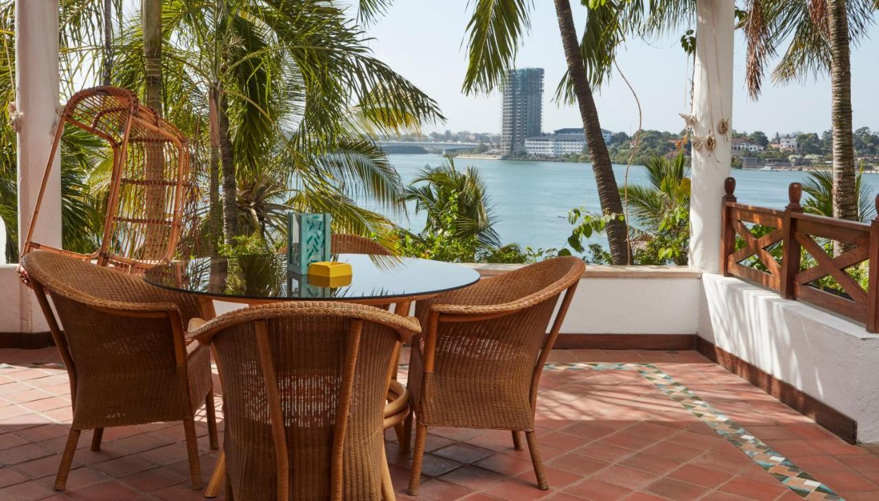 Tamarind Village Hotel Apartments Момбаса Екстериор снимка