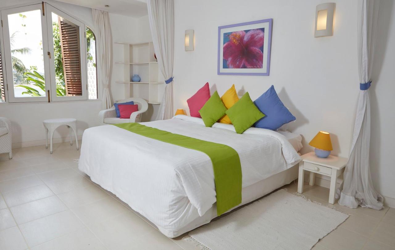 Tamarind Village Hotel Apartments Момбаса Екстериор снимка
