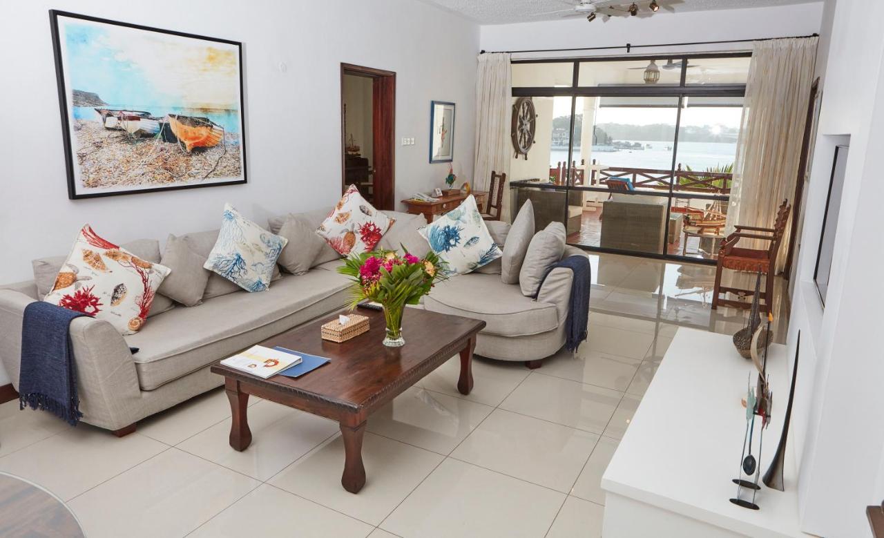 Tamarind Village Hotel Apartments Момбаса Екстериор снимка