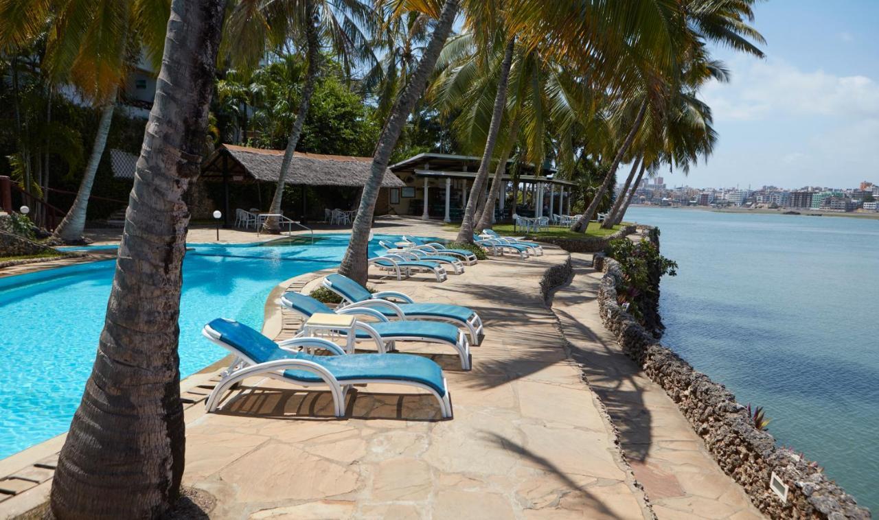 Tamarind Village Hotel Apartments Момбаса Екстериор снимка