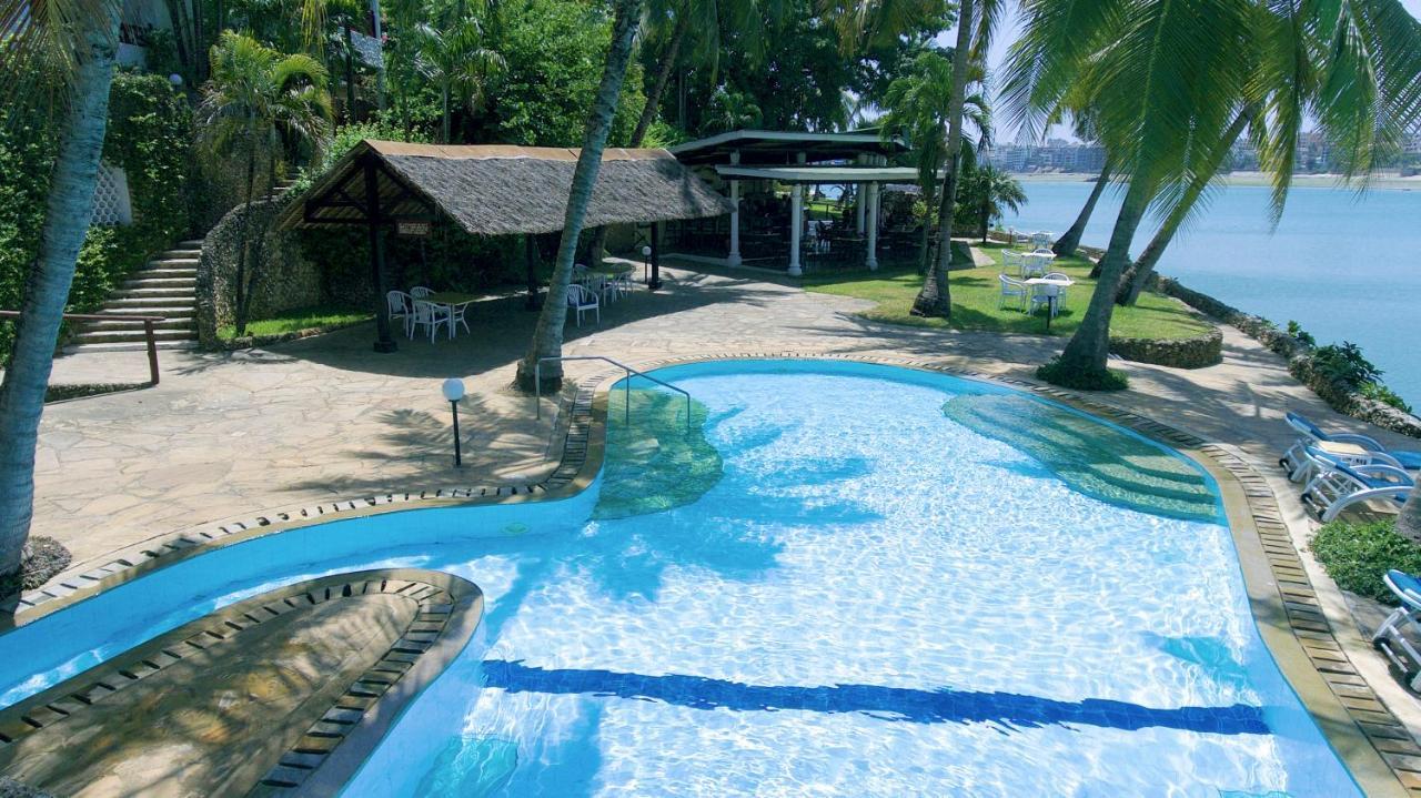 Tamarind Village Hotel Apartments Момбаса Екстериор снимка