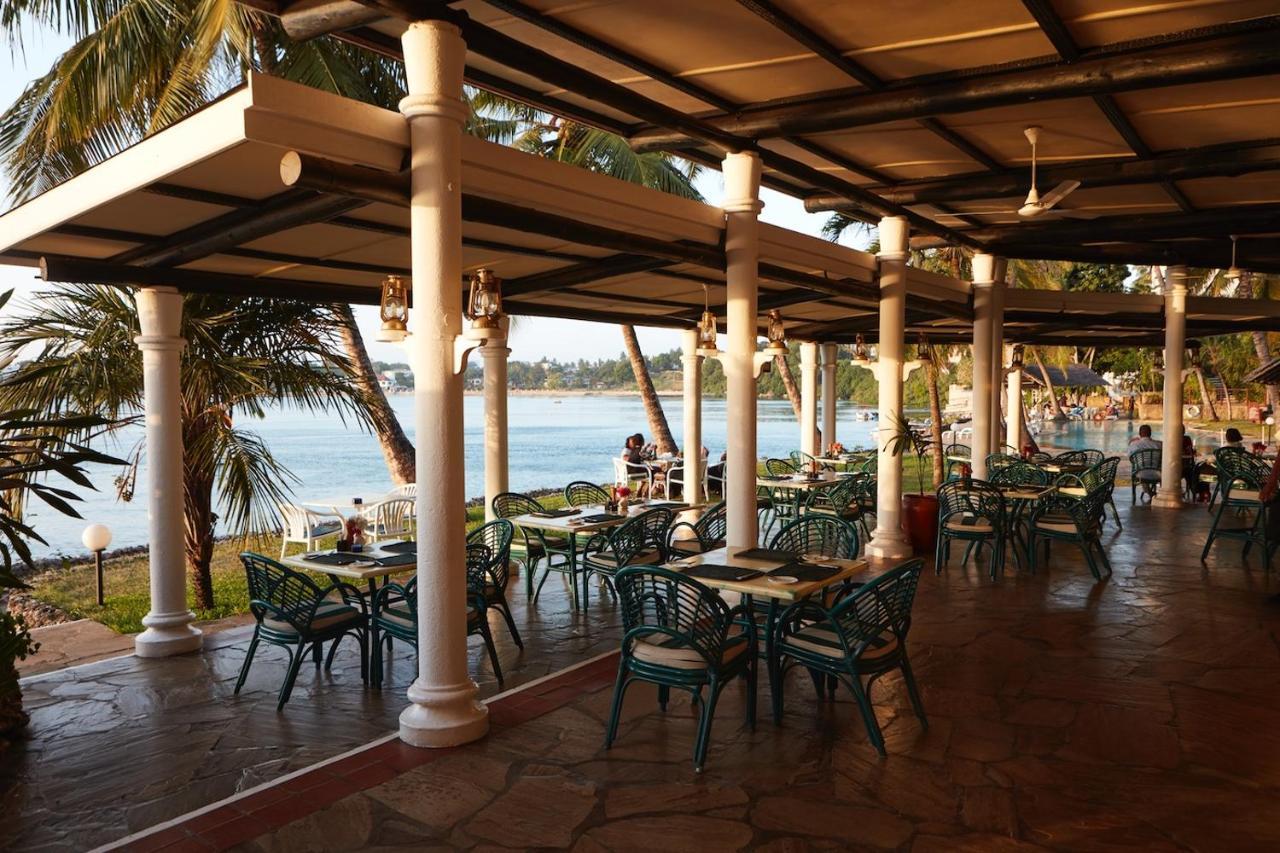 Tamarind Village Hotel Apartments Момбаса Екстериор снимка